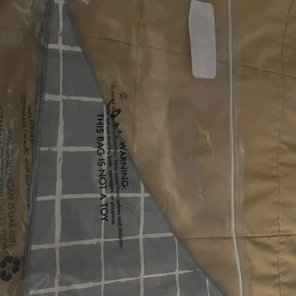 NIP! Thirty-One Gray and White Pet Bandana - Picture 2 of 10